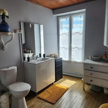 2-bedroom In Sleeps 4 *